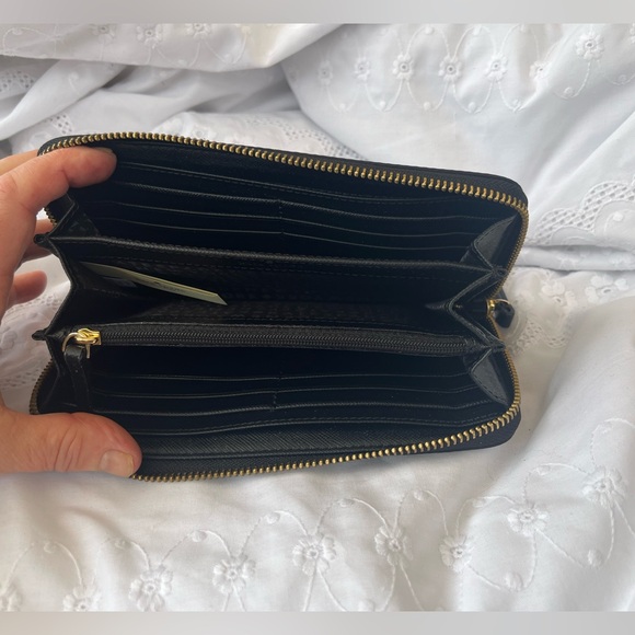 Kate Spade black zip up wallet in nearest new condition - Picture 4 of 9